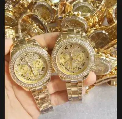 Luxury Golden Crystal Roman Dial Watch 3